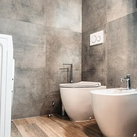 Diana Est ביביונה